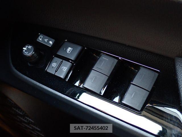 Toyota PRIUS 2019-03 322543-12