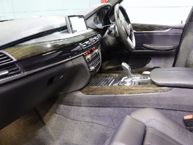 Bmw X5 2018-03 26674-7