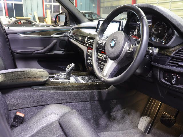 Bmw X5 2018-03 26674-6