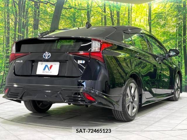 Toyota PRIUS 2019-01 282079-17