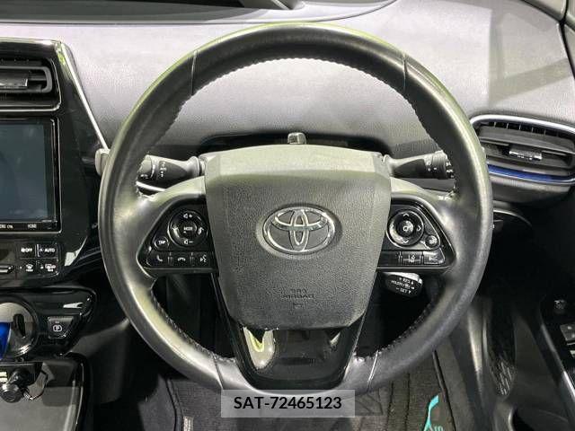 Toyota PRIUS 2019-01 282079-11