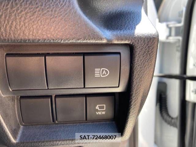 Lexus IS 2023-03 297922-11