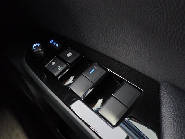 Toyota PRIUS 2022-03 10605-17