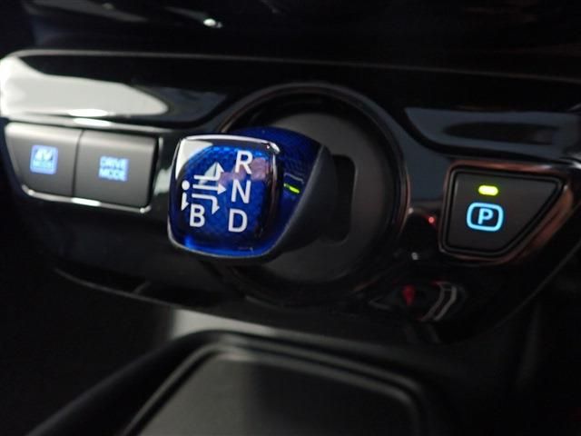 Toyota PRIUS 2022-03 10605-13
