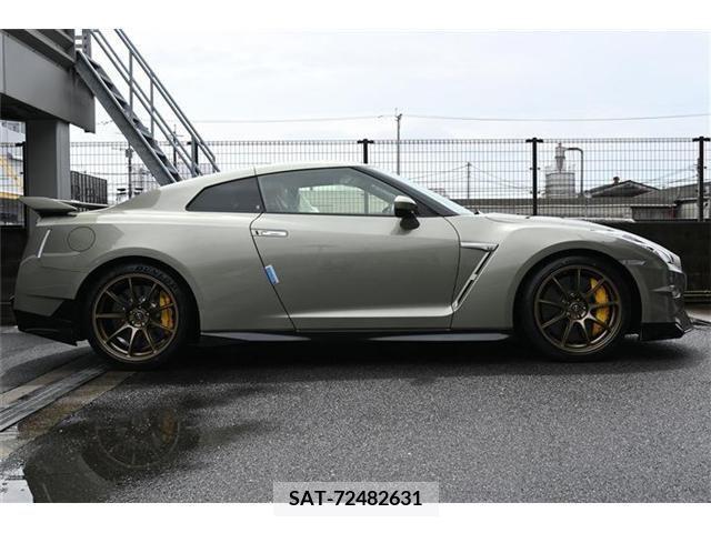 Nissan GT-R 2024-04 271193-5
