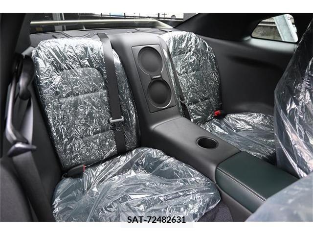 Nissan GT-R 2024-04 271193-21