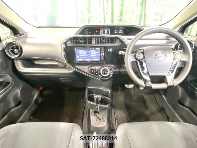 Toyota AQUA 2018-03 260201-1