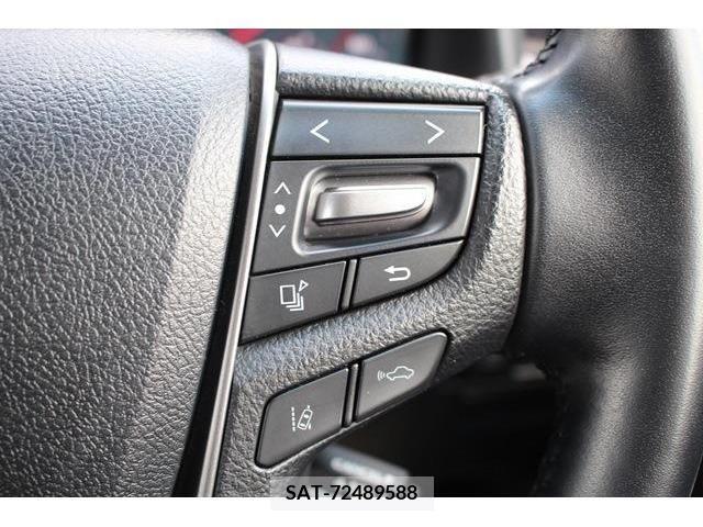 Toyota VELLFIRE 2018-01 335165-3