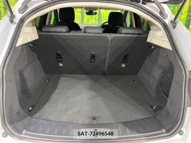 Jaguar E-PACE 2018-11 273153-14