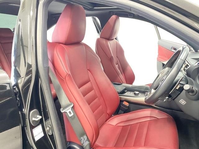 Lexus IS 2015-02 196816-8