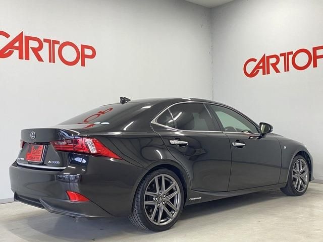 Lexus IS 2015-02 196816-22