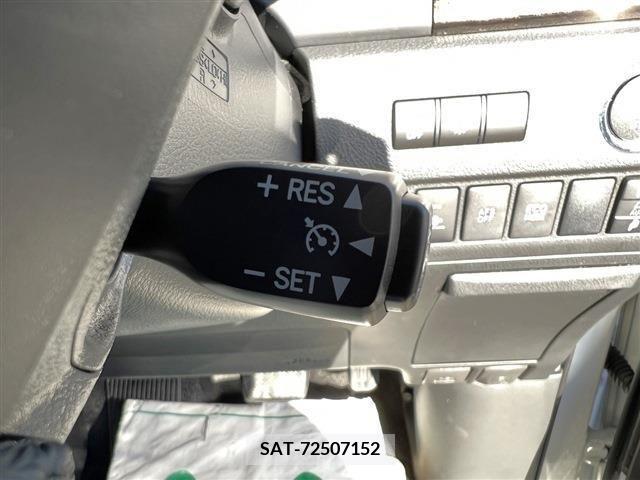 Toyota VELLFIRE 2012-04 207626-14
