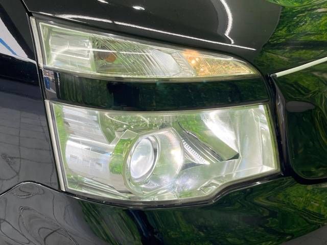Toyota VOXY 2012-03 185374-12