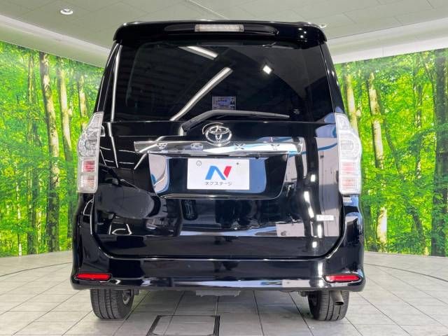 Toyota VOXY 2012-03 185374-15