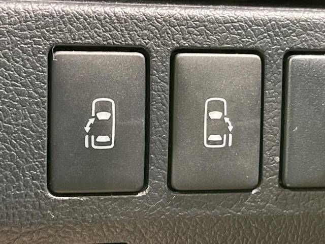 Toyota VOXY 2012-03 185374-4