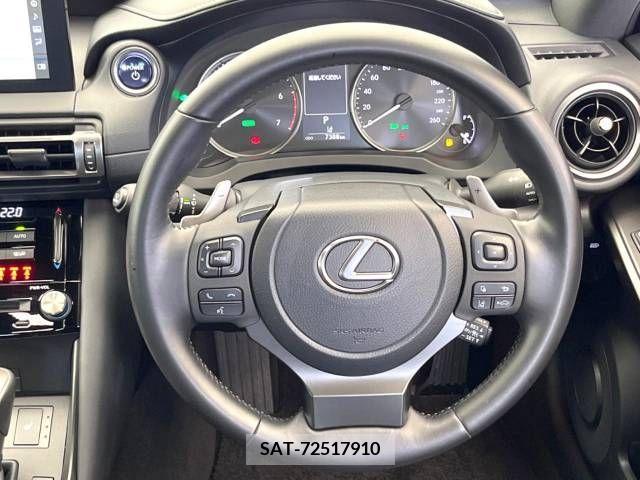 Lexus IS 2021-04 354031-13