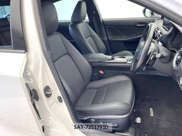 Lexus IS 2021-04 354031-4