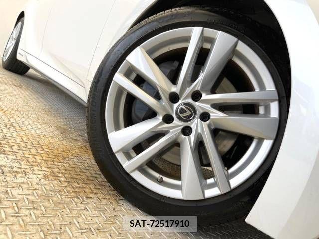 Lexus IS 2021-04 354031-14