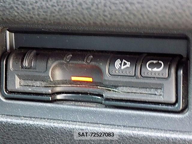 Nissan JUKE 2011-09 320487-19