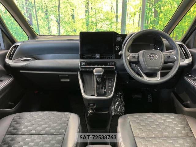 Toyota VOXY 2023-10 380572-1