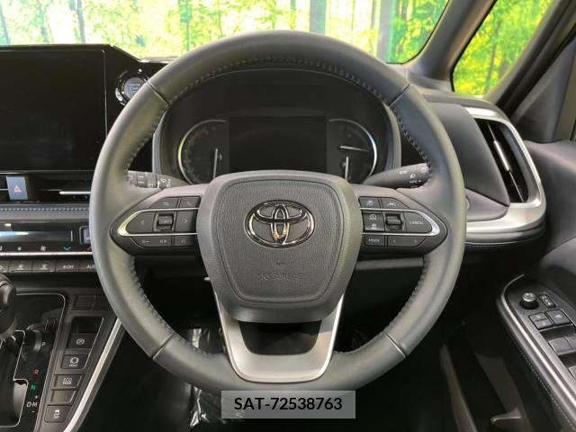 Toyota VOXY 2023-10 380572-13