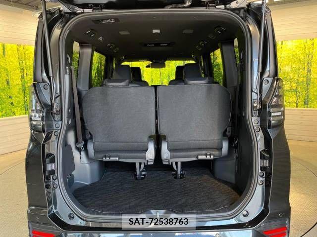 Toyota VOXY 2023-10 380572-12