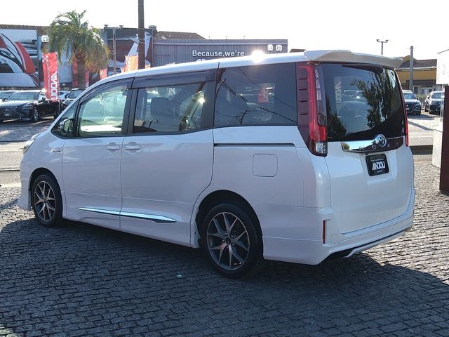 Toyota NOAH HYBRID 2017-01 11454-3