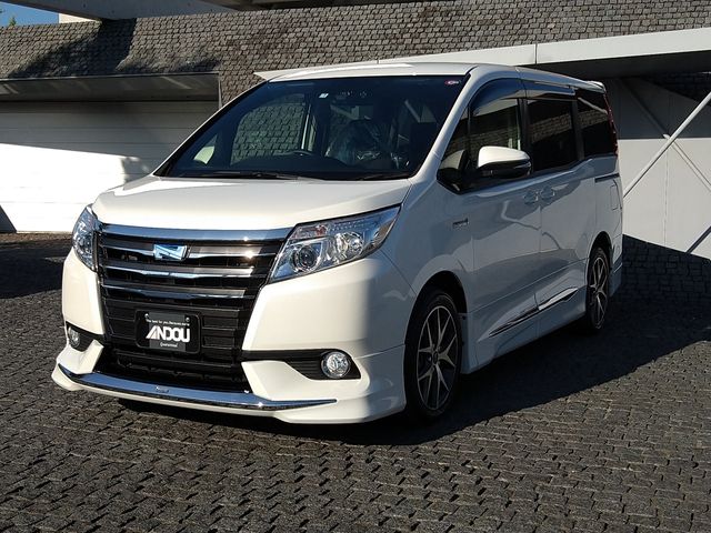 Toyota NOAH HYBRID 2017-01 11454-0