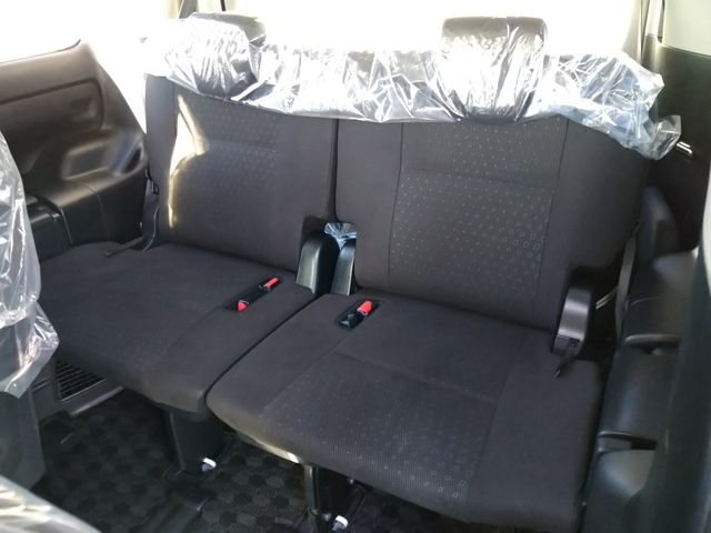 Toyota NOAH HYBRID 2017-01 11454-21
