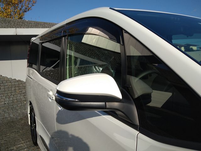 Toyota NOAH HYBRID 2017-01 11454-4