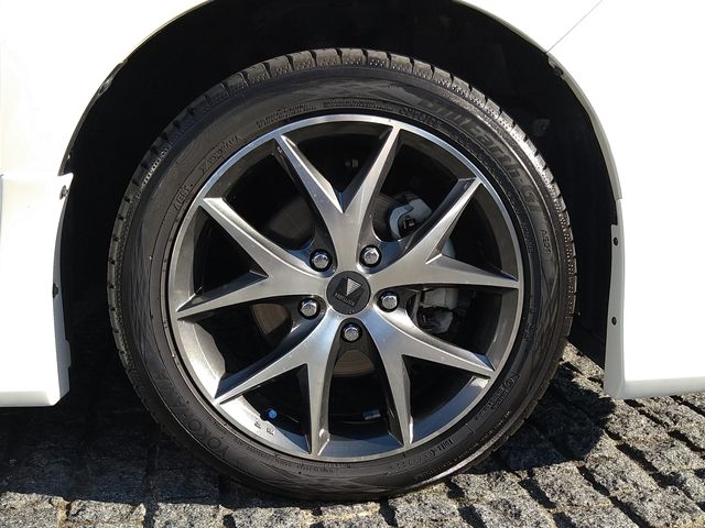 Toyota NOAH HYBRID 2017-01 11454-6