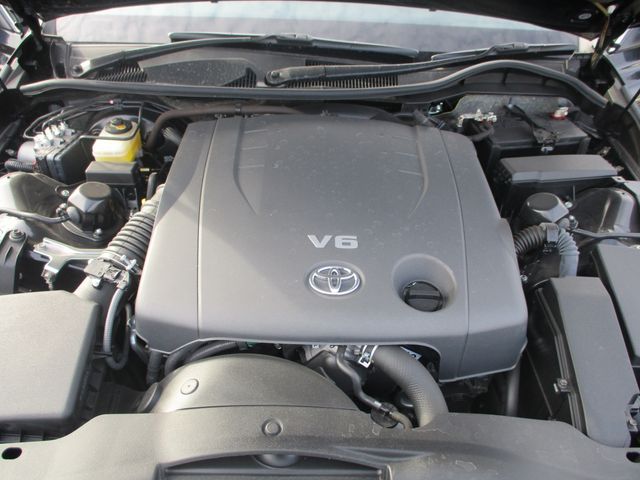 Toyota MARK X 2017-01 184284-24