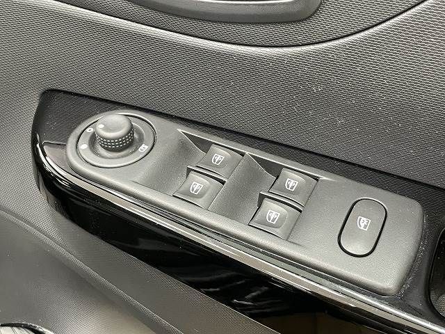 Renault CAPTUR 2014-06 9247-9