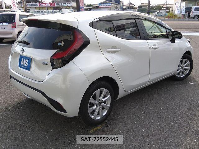 Toyota AQUA 2021-12 356151-1
