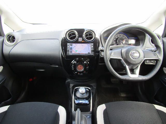 Nissan NOTE 2018-02 18072-1