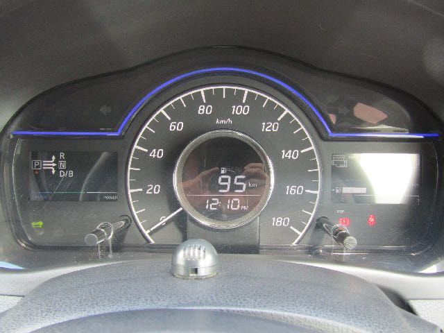 Nissan NOTE 2018-02 18072-7