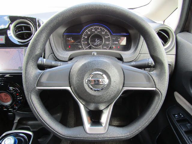 Nissan NOTE 2018-02 18072-13