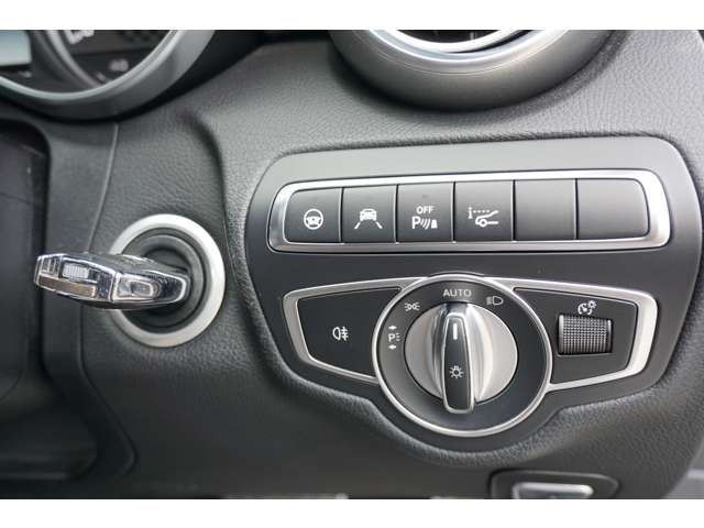 Amg C-CLASS 2018-04 22135-10
