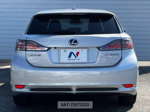 Lexus CT 2011-02 322652-15