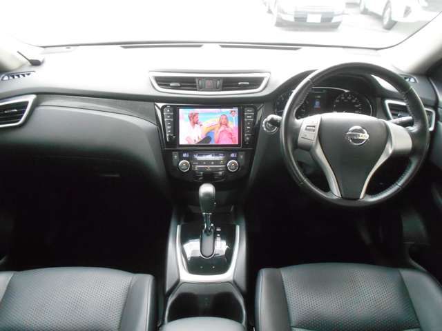 Nissan X-TRAIL 2015-06 7034-8