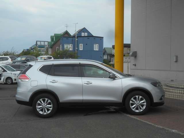 Nissan X-TRAIL 2015-06 7034-4
