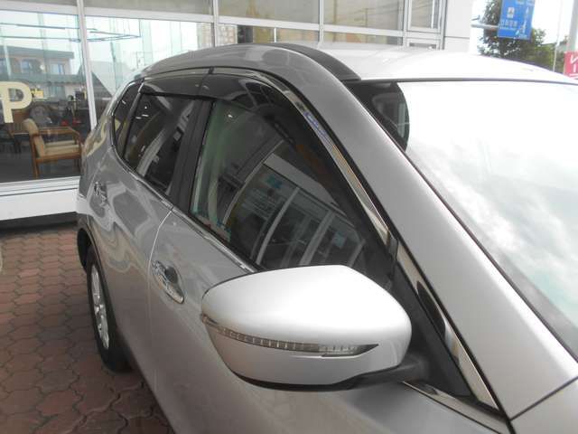 Nissan X-TRAIL 2015-06 7034-7
