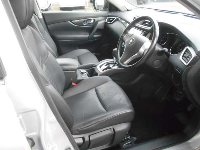 Nissan X-TRAIL 2015-06 7034-13