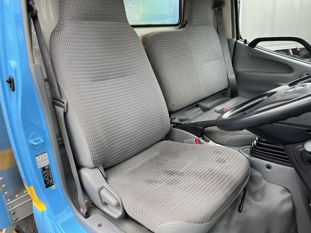 Hino DUTRO 2017-11 28689-17