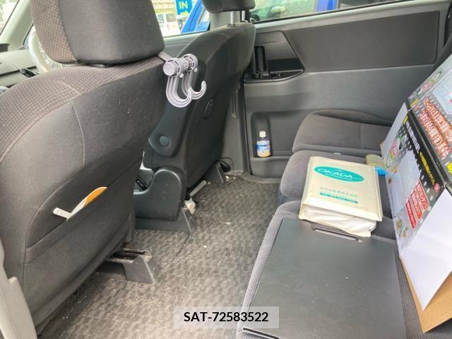 Toyota VOXY 2009-12 395021-11