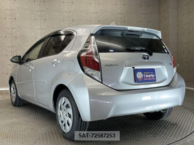 Toyota AQUA 2017-03 260313-12
