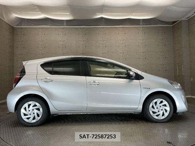 Toyota AQUA 2017-03 260313-13