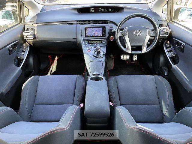 Toyota PRIUS 2012-07 282173-1