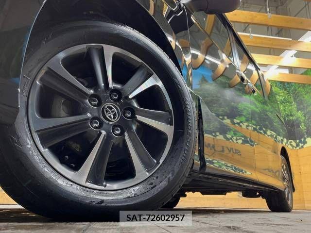 Toyota VOXY 2019-10 221601-13