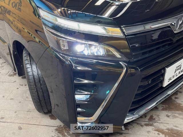Toyota VOXY 2019-10 221601-12